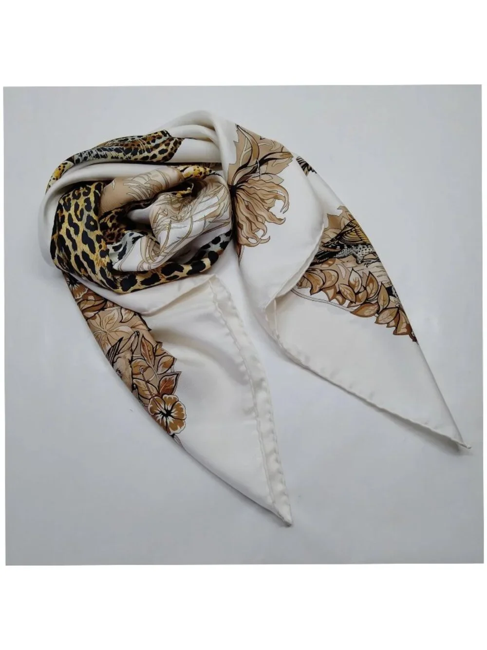 Authentic Hermès Jungle Love Carré 90 Silk Scarf White Animal Print